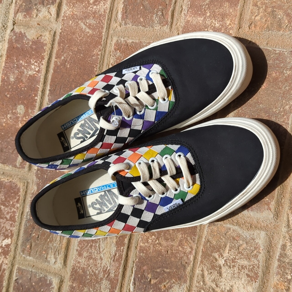 Vans NWT Rainbow Woven Leather Pride Lace Up Sneakers